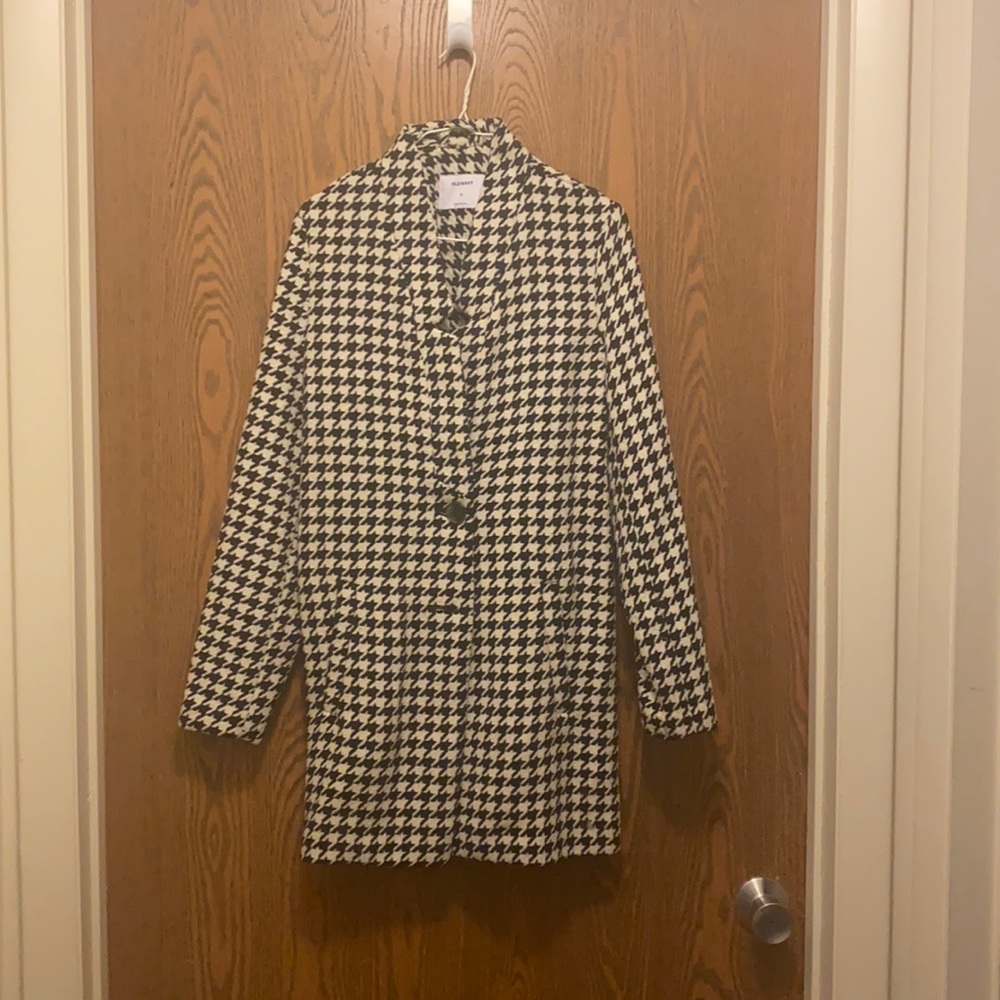 OLD NAVY BLACK AND WHITE PEA COAT